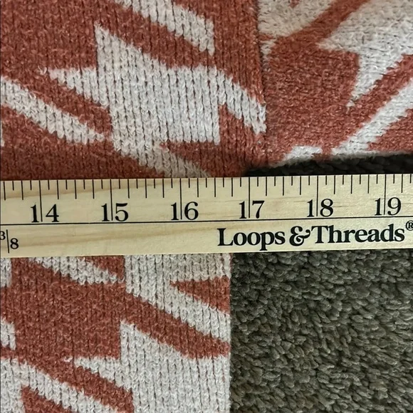 Women's Houndstooth Cardigan Sweater - Rust and Cream - Picture 5 of 7